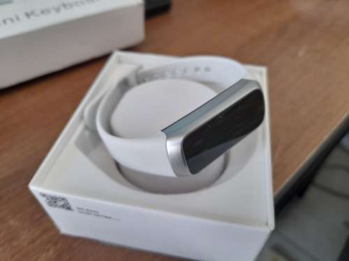 **LOT OF ELECTRONICS**INCL: SAMSUNG GALAXY FIT(FAULTY), FOYU SMART WATCH(NEW)MINI KEYBOARD(NEW)