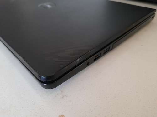 *DELL INSPIRON 15 LAPTOP*LOOKS LIKE NEW WITH CHARGER*POWERS ON ,BLANK SCREEN*