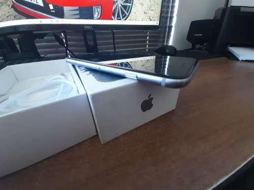 *LIQUIDATION STOCK* APPLE IPHONE 6S IN BOX WITH CHARGER*DOES NOT TURN ON**