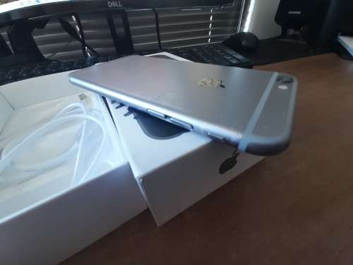 *LIQUIDATION STOCK* APPLE IPHONE 6S IN BOX WITH CHARGER*DOES NOT TURN ON**