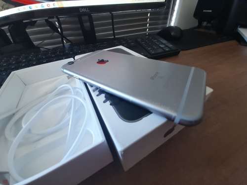 *LIQUIDATION STOCK* APPLE IPHONE 6S IN BOX WITH CHARGER*DOES NOT TURN ON**