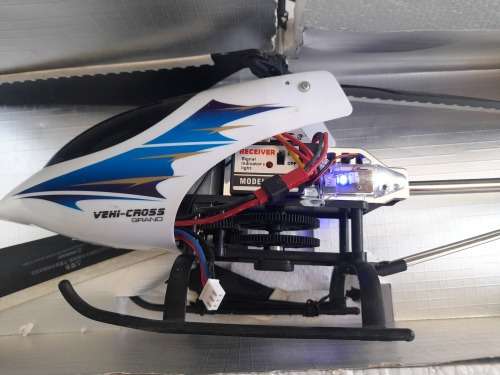 **LIQUIDATION STOCK**HUANQI REMOTE CONTROLLED HELICOPTER IN BOX*NOT TESTED