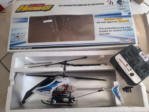 **LIQUIDATION STOCK**HUANQI REMOTE CONTROLLED HELICOPTER IN BOX*NOT TESTED