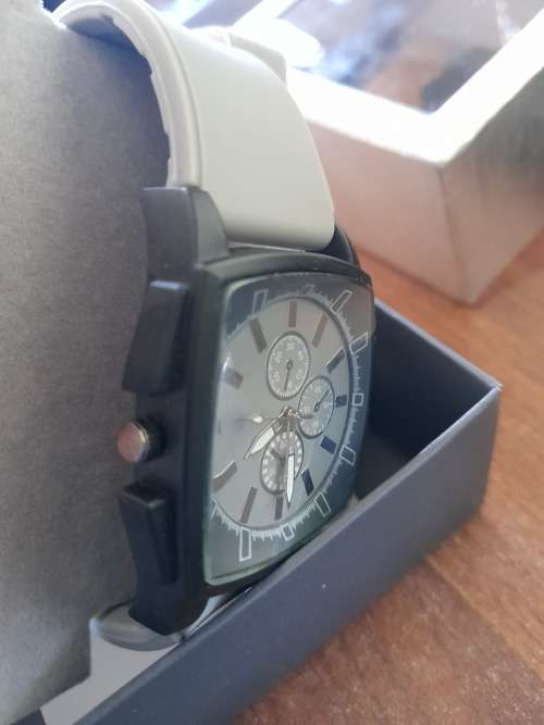 *VALENTINES HIS AND HERS*BRAND NEW WATCH SET WOMANS AND MENS*ONE BID FOR BOTH*R99 FREIGHT