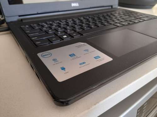 *i3 DELL INSPIRON 15 3000 LAPTOP*LOOKS LIKE NEW IN BOX,CHARGER*POWERS ON ,BLANK SCREEN*