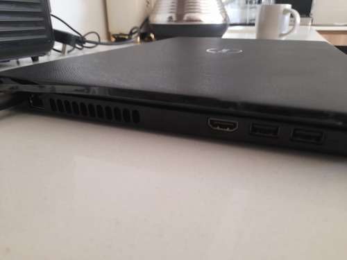 *i3 DELL INSPIRON 15 3000 LAPTOP*LOOKS LIKE NEW IN BOX,CHARGER*POWERS ON ,BLANK SCREEN*