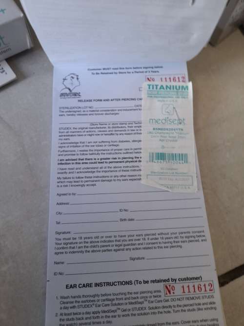 *LIQUIDATION*COMPLETE STUDEX BODY PIERCING BUSINESS*PIERCING GUNS,STUDS,IMDEMNITY FORMS,ETC ETC**