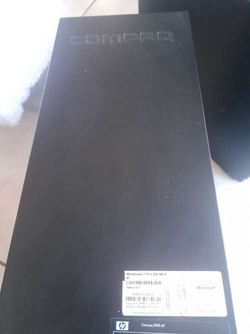 **LIQUIDATION STOCK**2 X  PC TOWERS*ONE HAS 4GB RAM 320GB HDD, ONE 2GB RAM NO HDD*NOT TESTED88