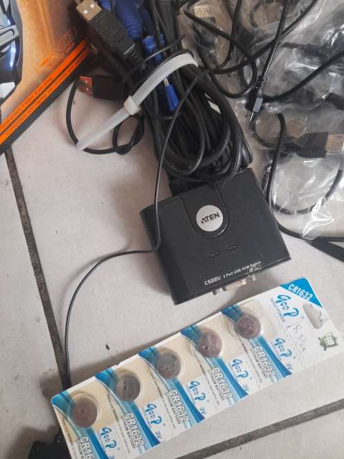 *BULK LOT ELECTRONICS: SMART WATCH,WATCHES,HDD,HEADSET,TV GAMESDVD SCREEN,CHARGERS,BATTEIRES ETC**