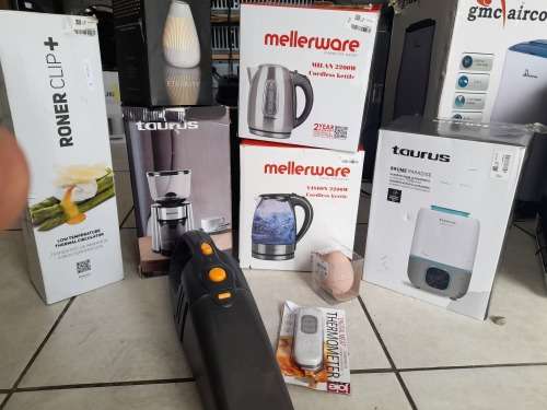 **BULK LOT OF SHOP RETURN ITEMS*KETTLES,VACUUM,COFFEE MACHINE,AIR FRESHNERS ETC*NOT TESTED**