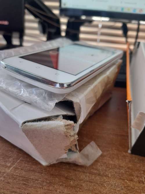 *COMBO DEAL*HUAWEI Y3 WITH CHARGER AND VEGA 7INCH TABLETS IN BOX*WORKING,NO CHARGER