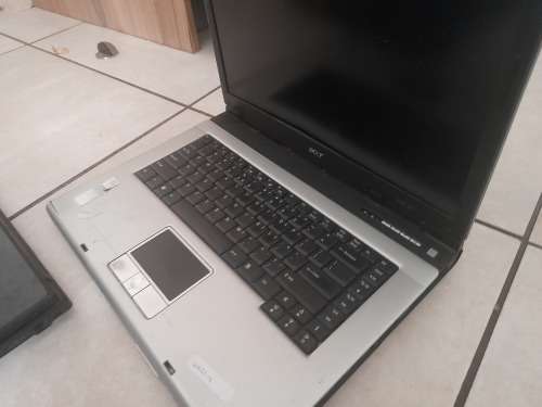 **LIQUIDATION STOCK**BULK LOT OF 4X  LAPTOPS LAPTOPS*SOLD AS IS**