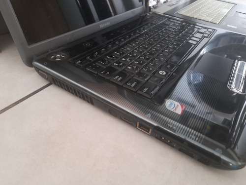 **LIQUIDATION STOCK**BULK LOT OF 4X  LAPTOPS LAPTOPS*SOLD AS IS**