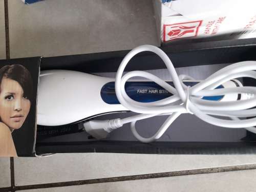 **BULK LOT OF ELECTRONICS*UPS,COFFE MACHIINE,ALVA BBQ COVER,HAIR STRAIGHTNER,NAIL LAMP,LIGHTS ETC***