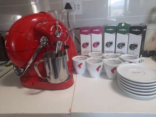 ***FRESH DEALS**BEAUTIFUL RED CAFFITALY JULIUS MEINL WITH MILK FROTHER,CUPS,PODS OVER R4000***