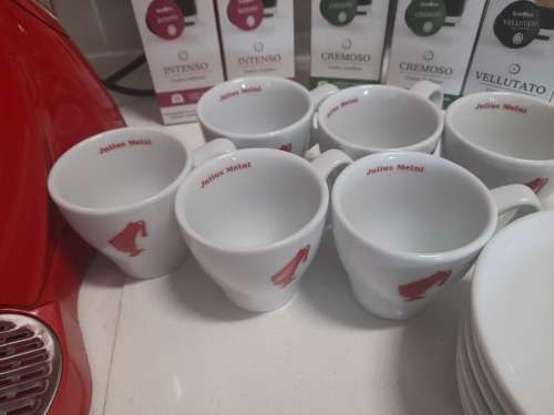 ***FRESH DEALS**BEAUTIFUL RED CAFFITALY JULIUS MEINL WITH MILK FROTHER,CUPS,PODS OVER R4000***