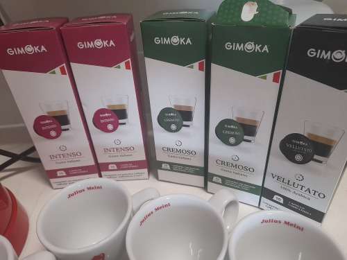 ***FRESH DEALS**BEAUTIFUL RED CAFFITALY JULIUS MEINL WITH MILK FROTHER,CUPS,PODS OVER R4000***