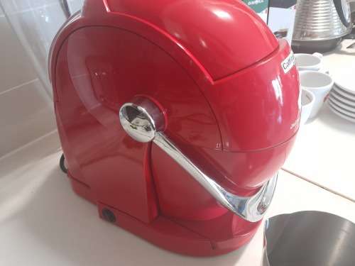 ***FRESH DEALS**BEAUTIFUL RED CAFFITALY JULIUS MEINL WITH MILK FROTHER,CUPS,PODS OVER R4000***