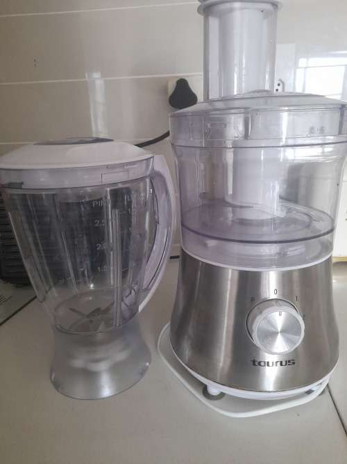 *RESTUARANT LIQUIDATION *TAURUS FOOD PROCESSOR WITH BLENDER JUG*WORKING*R1700 IN  STORE**