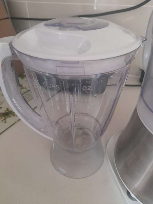 *RESTUARANT LIQUIDATION *TAURUS FOOD PROCESSOR WITH BLENDER JUG*WORKING*R1700 IN  STORE**