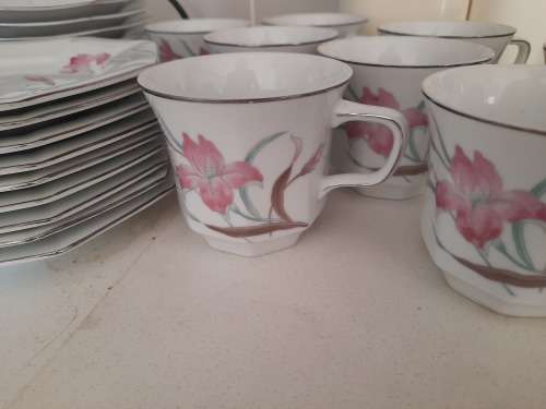 **POSSIBLE HIGH VALUE CHINA*CLASSIC COLLECTION AMC 32 PC TEA SET**PERFECT CONDITION***