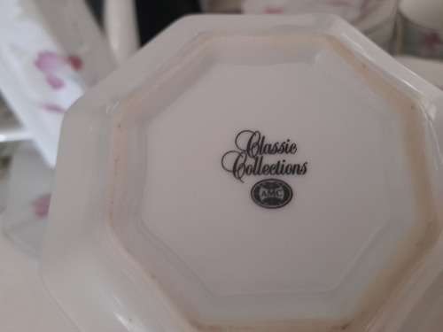 **POSSIBLE HIGH VALUE CHINA*CLASSIC COLLECTION AMC 32 PC TEA SET**PERFECT CONDITION***
