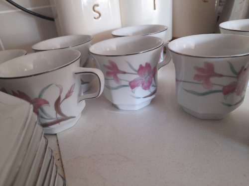 **POSSIBLE HIGH VALUE CHINA*CLASSIC COLLECTION AMC 32 PC TEA SET**PERFECT CONDITION***
