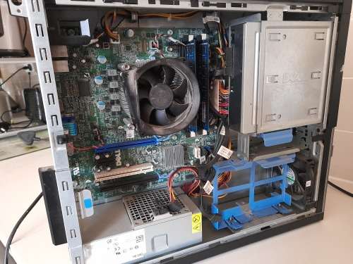*i7 DELL OPTIPLEX 990, 8GB RAM**FREE SCREEN,KEYBOARD,MOUSE*POWER ON AND SHUTSDOWN*R6500 RETAIL**