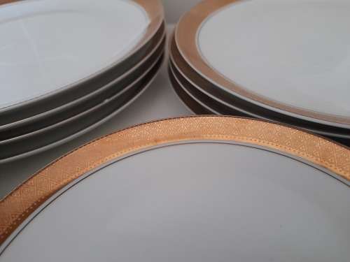*HIGH VALE RARE COLLECTION 24ct GOLD RIM `GARY BARR` `VERSAILLES` COLLECTION PORCELAIN (FINE CHINA)