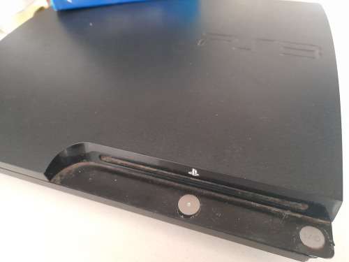 ***SONY PLAYSTATION 3 WITH NEW REMOTE**THE CONSOLE DOES NOT POWER ON, NOT TESTED FURTHER**