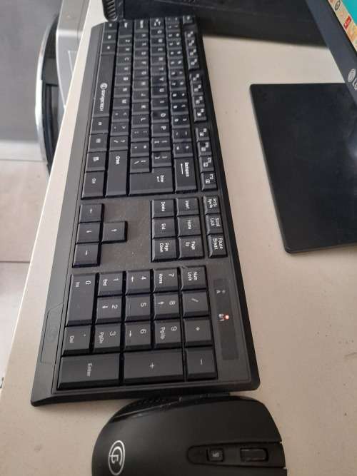 *DESKTOP PC SET UP**HP COMPAQ PC WITH FREE LG SCREEN, WIRELESS KEYBOARD AND MOUSE**8