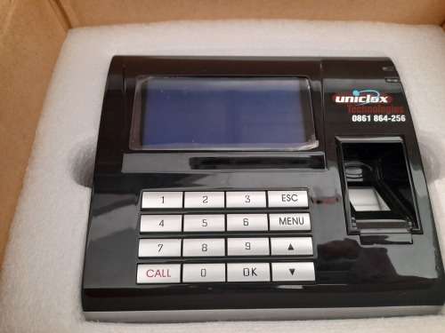 **CALL CENTRE LIQUIDATION*UNICLOX T105 BIOMETRIC ATTENDANCE REGISTER IN BOX WITH DISKS*R4700 RETAIL