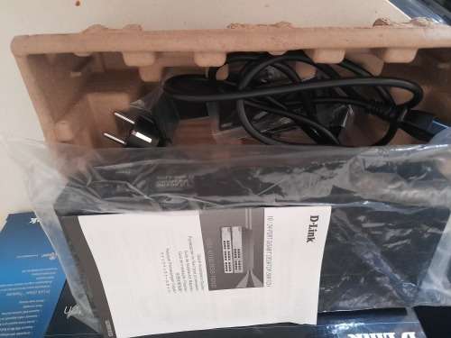 *CALLCENTRE LIQUIDATION*D-LINK DGS-1016D 16 PORT GIGABIT SWITCH IN BOX**R3700 RETAIL**
