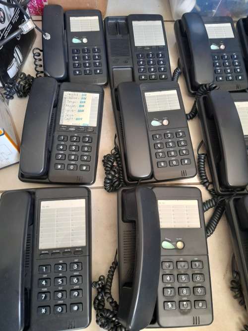 *CALLCENTRE LIQUIDATION*BULK LOT OF CALLCENTRE PHONES 15 X PHONES**ONE BID FOR ALL 15