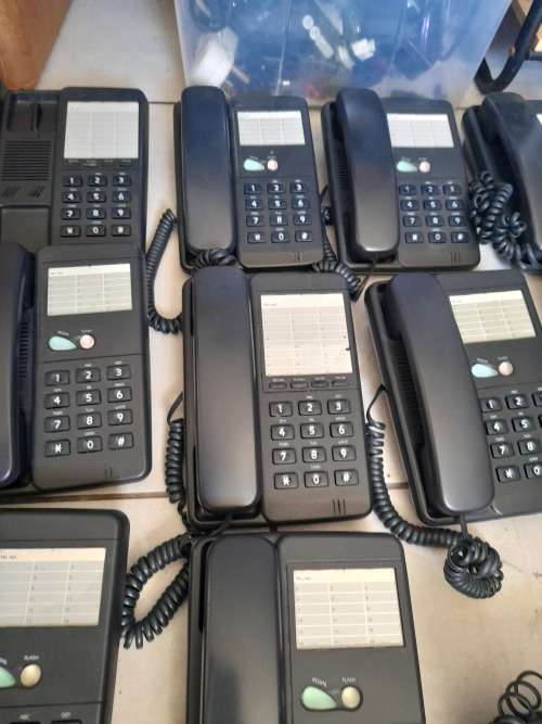 *CALLCENTRE LIQUIDATION*BULK LOT OF CALLCENTRE PHONES 15 X PHONES**ONE BID FOR ALL 15