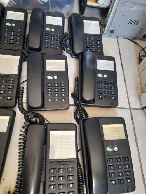 *CALLCENTRE LIQUIDATION*BULK LOT OF CALLCENTRE PHONES 15 X PHONES**ONE BID FOR ALL 15