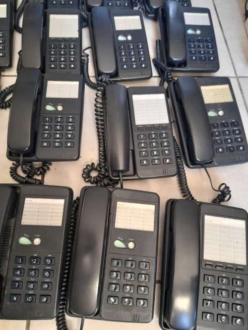 *CALLCENTRE LIQUIDATION*BULK LOT OF CALLCENTRE PHONES 15 X PHONES**ONE BID FOR ALL 15