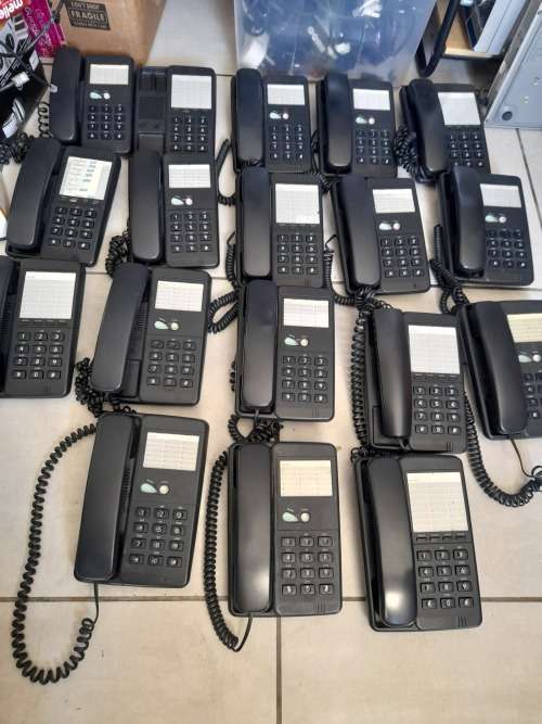 *CALLCENTRE LIQUIDATION*BULK LOT OF CALLCENTRE PHONES 15 X PHONES**ONE BID FOR ALL 15