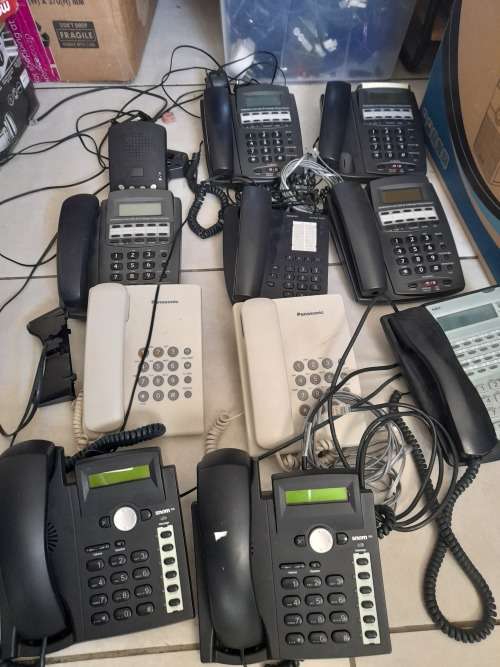 *CALLCENTRE LIQUIDATION*BULK LOT OF SWITHBOARD PHONES, VOIP PHOES ETC*ONE BID FOR ALL 10