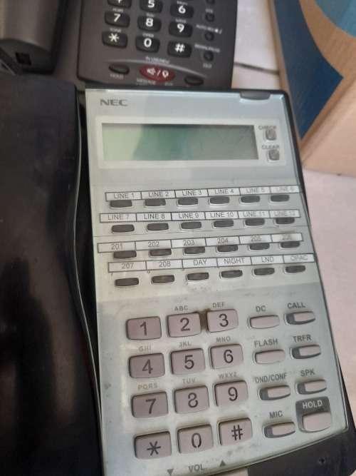 *CALLCENTRE LIQUIDATION*BULK LOT OF SWITHBOARD PHONES, VOIP PHOES ETC*ONE BID FOR ALL 10