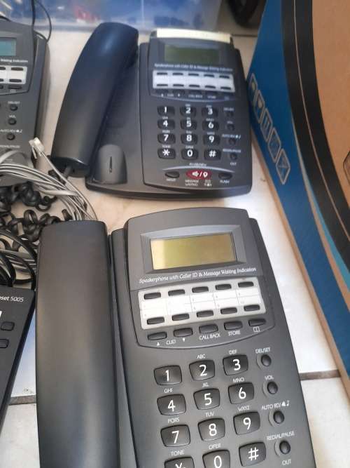 *CALLCENTRE LIQUIDATION*BULK LOT OF SWITHBOARD PHONES, VOIP PHOES ETC*ONE BID FOR ALL 10