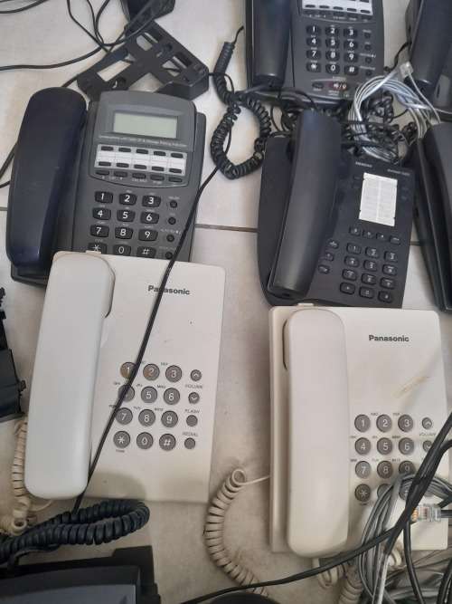 *CALLCENTRE LIQUIDATION*BULK LOT OF SWITHBOARD PHONES, VOIP PHOES ETC*ONE BID FOR ALL 10