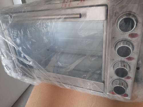 *LIMITED OFFER**BRAND NEW HOMECHOICE 45L ELECTRIC OVEN WITH 3 PLATE TOP IN BOX*R2000 RETAIL*