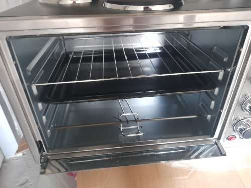 *LIMITED OFFER**BRAND NEW HOMECHOICE 45L ELECTRIC OVEN WITH 3 PLATE TOP IN BOX*R2000 RETAIL*