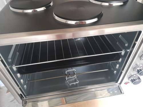 *LIMITED OFFER**BRAND NEW HOMECHOICE 45L ELECTRIC OVEN WITH 3 PLATE TOP IN BOX*R2000 RETAIL*