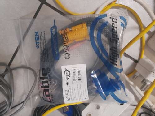 **CALLCENTRE LIQUIDATION*BULK LOT OF ETHERNET CABLES,SPEAKERS,WIRING,PC PLUGS,WALL PLUGS ETC**