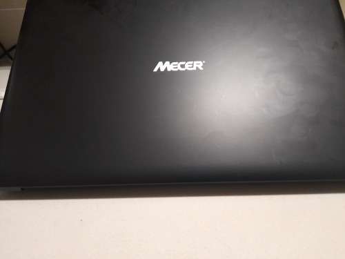 *LIQUIDATION STOCK* MECER Z140 C LAPTOP, EXCELLENT CONDITION BUT CRACKED SCREEN**
