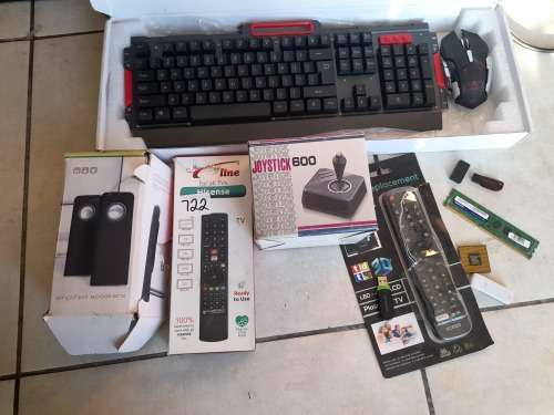 ***STORAGE CLEARANCE**BULK LOT OF GAMING WIRELESS KEYBOARD/MOUSE,CPU,RAM,USB,REMOTES ETC**