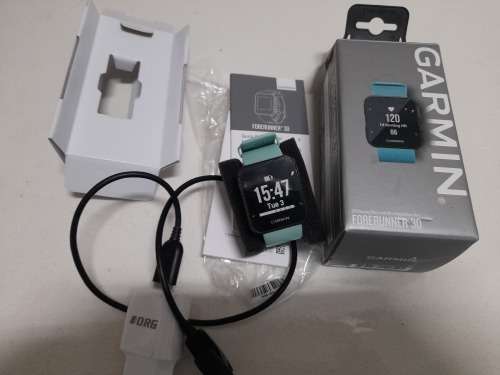 *MOTHERS DAY DEAL**GARMIN FORERUNNER 30 IN BOX WITH CHARGER AND MANUALS*R2800 IN STORE**