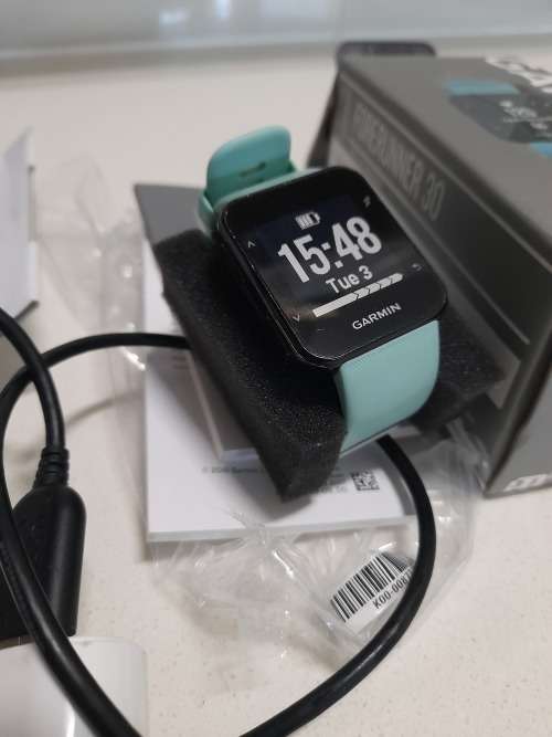 *MOTHERS DAY DEAL**GARMIN FORERUNNER 30 IN BOX WITH CHARGER AND MANUALS*R2800 IN STORE**